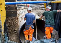 Rohrgraben Verlegung von Amiblu GFK-Rohren in der Bremer Straße, Wilhelmshaven