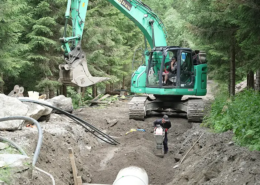 Verlegung der GFK-Druckrohrleitung in Waldlage für das KW Lamnitz